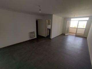 Foto 5 de Departamento en  alquiler de 3 dormitorios con cochera