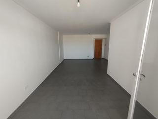 Foto 3 de Departamento en  alquiler de 3 dormitorios con cochera