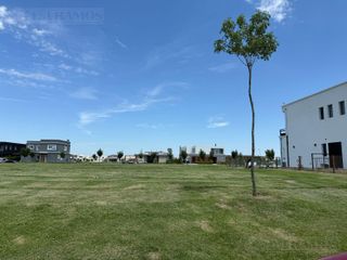 Foto 1 de Terreno en venta en el Barrio Riberas, Puertos / Escobar