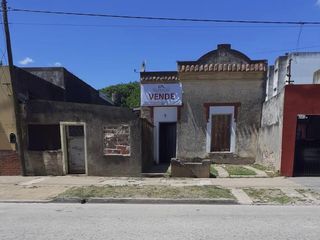 Foto 1 de Venta casa centrica Coronel Brandsen