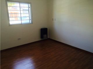 Foto 3 de Chalet y Cocheras en Venta. Oportunidad. Retasado