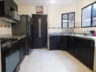 Foto 4 de Alquiler de casa en Urb La Romadera, norte de Guayaquil