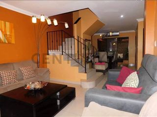 Foto 2 de Alquiler de casa en Urb La Romadera, norte de Guayaquil