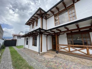 Foto 2 de CASA DE VENTA ALANGASÍ (SECTOR SAN GABRIEL)