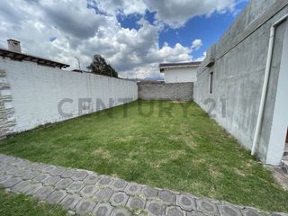 Foto 3 de CASA DE VENTA ALANGASÍ (SECTOR SAN GABRIEL)