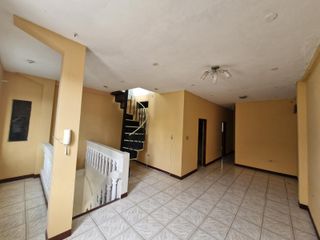 Foto 2 de Venta de casa Rentera en Cdla. Albert Gilbert. (LC)