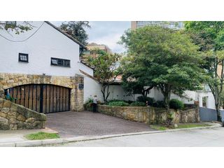 Foto 1 de Venta Casa de 830 M2 en El Refugio Bogotá