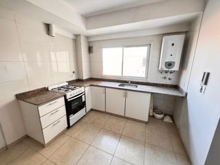 Foto 4 de Amplio departamento de 1 dormitorio seminuevo en Libertad al 200, SMT. Con amenities!