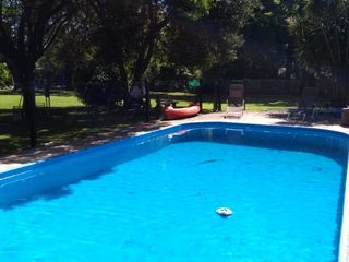 Foto 3 de La Bota, Ing Maschwitz | Alquiler temporario | Casa quinta de enorme terreno con pileta y 4 dormitorios