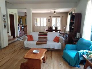 Foto 8 de La Bota, Ing Maschwitz | Alquiler temporario | Casa quinta de enorme terreno con pileta y 4 dormitorios