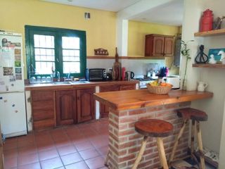 Foto 9 de La Bota, Ing Maschwitz | Alquiler temporario | Casa quinta de enorme terreno con pileta y 4 dormitorios