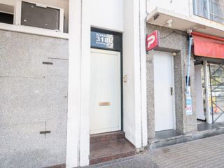 Foto 1 de PLANTA ALTA EN RIVADAVIA 3100
