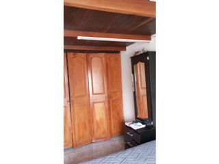 Foto 9 de SE VENDE TERCER PISO EN EL BARRIO GIRARDOT - MEDELLIN