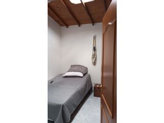 Foto 14 de SE VENDE TERCER PISO EN EL BARRIO GIRARDOT - MEDELLIN