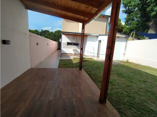 Foto 31 de CASA ZONA QUARANTA Y 213