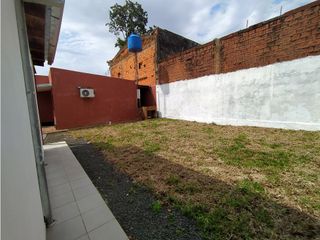 Foto 9 de INMOBILIARIA FLORES VENDE 2 CASAS ZONA QUARANTA Y 213