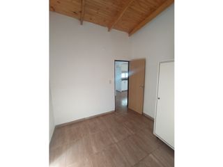 Foto 12 de INMOBILIARIA FLORES VENDE 2 CASAS ZONA QUARANTA Y 213
