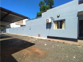 Foto 14 de INMOBILIARIA FLORES VENDE 2 CASAS ZONA QUARANTA Y 213