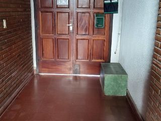 Foto 2 de Casa PH en venta en Quilmes Este