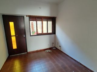 Foto 4 de Casa PH en venta en Quilmes Este