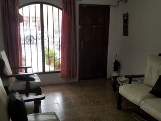 Foto 4 de VTA CASA 2 DORMITORIOS PARQUE CAPITAL CON DEPTO