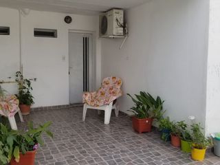 Foto 5 de VTA CASA 2 DORMITORIOS PARQUE CAPITAL CON DEPTO