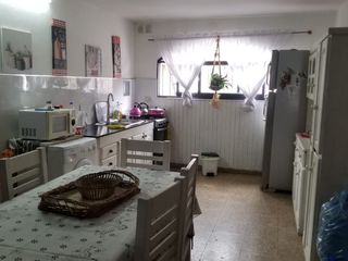 Foto 3 de VTA CASA 2 DORMITORIOS PARQUE CAPITAL CON DEPTO