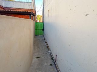 Foto 1 de Alquiler PH en Banfield Oeste Monoambiente