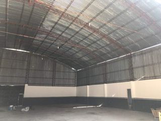 Foto 5 de En Valeria del mar | Galpón depósito + locales