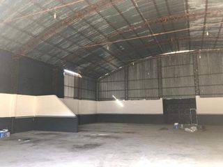 Foto 4 de En Valeria del mar | Galpón depósito + locales