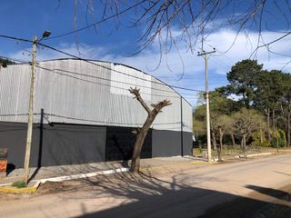 Foto 3 de En Valeria del mar | Galpón depósito + locales