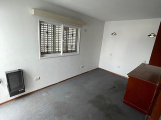 Foto 28 de APTO CRÉDITO! Venta de Casa - 4 Dormitorios c/ Cochera, Bº Cofico