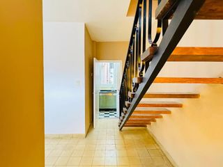 Foto 3 de APTO CRÉDITO! Venta de Casa - 4 Dormitorios c/ Cochera, Bº Cofico