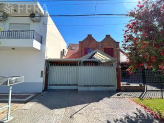 Foto 2 de Venta PH 4 ambientes con fondo con piscina en Bernal