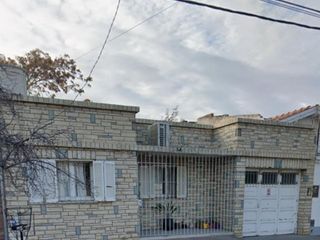 Foto 2 de Casa en alquiler en ELORDI casi Jujuy Centro Oeste Neuquén