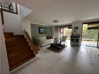 Foto 3 de Acogedora Casa, Envigado la  Sebastiana 260m2 💰1220 Mill