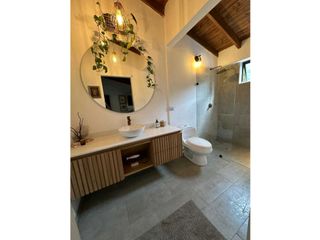 Foto 9 de Acogedora Casa, Envigado la  Sebastiana 260m2 💰1220 Mill