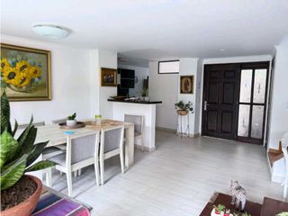 Foto 2 de Acogedora Casa, Envigado la  Sebastiana 260m2 💰1220 Mill