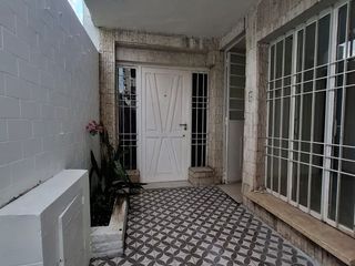 Foto 1 de Alquiler Dpto interno de 3 dorm y Patio