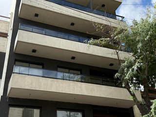 Foto 2 de SEMIPISO DE 3 AMB CON COCHERA FIJA Y CUB !- Villa Urquiza -