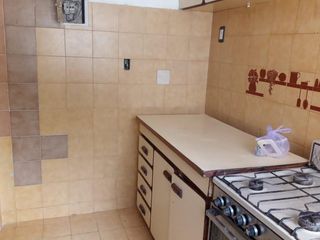 Foto 4 de Alquiler Departamento 2 Amb. en Ramos Mejia Buen Estado y Ubicación