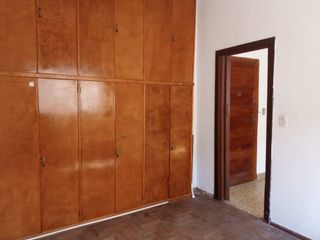 Foto 6 de Alquiler Departamento 2 Amb. en Ramos Mejia Buen Estado y Ubicación