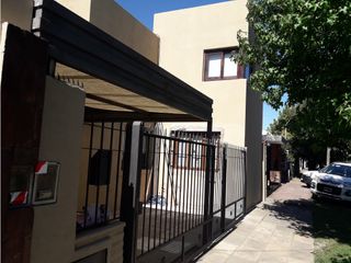 Foto 2 de Casa 5 Ambientes- Castelar Sur