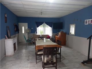 Foto 3 de Casa 4 Ambientes con Parque en  Venta Merlo Pontevedra