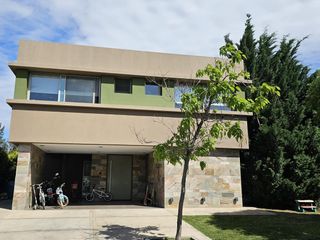 Foto 3 de Alquiler amoblada casa a la laguna en barrio Los Alisos de Nordelta