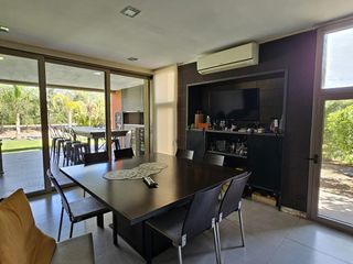 Foto 10 de Alquiler amoblada casa a la laguna en barrio Los Alisos de Nordelta