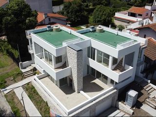 Foto 5 de Moderno chalet de 4 ambientes con cochera en Urquiza y Matheu