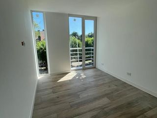 Foto 45 de Moderno chalet de 4 ambientes con cochera en Urquiza y Matheu