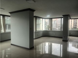 Foto 13 de 12 de Octubre, Oficina en Renta, 250m2, 3 Ambientes