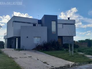 Foto 1 de Casa - El Canton - Golf